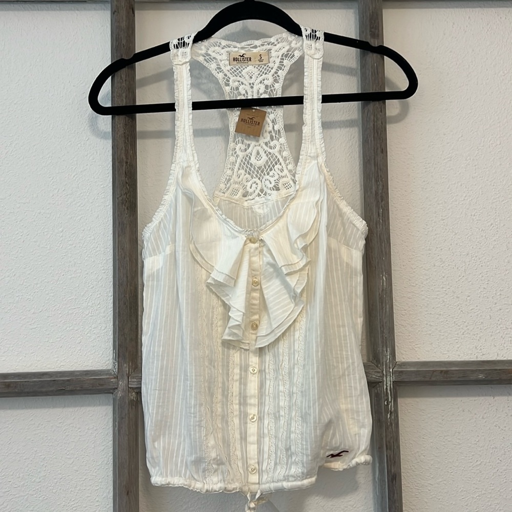 NEW with tags! Hollister Cotton Top ( small )